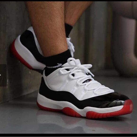 Air Jordan 11 Retro Low Concard Bred Sz 10.5 men Used 2 times main image 7